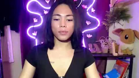 Hii love online show from November 16, 2025, 1:17 pm