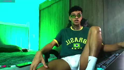 im_usuga online show from May 18, 2026, 3:13 am