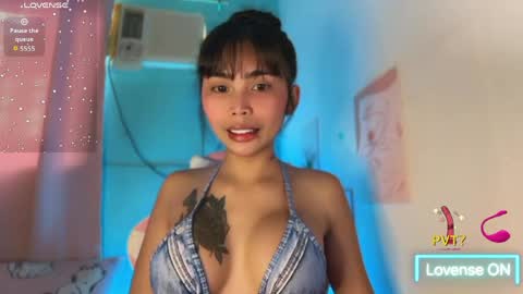 Snapshot of im_your_sexy_wifexxx chatting on June 5, 2026, 11:43 pm Ms. M online show from June 5, 2026, 11:43 pm
