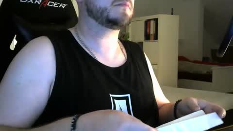 Marv online show from November 9, 2025, 10:08 pm