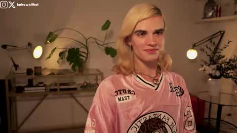 Snapshot of imkawaiiboi chatting on October 8, 2025, 6:38 pm sasha hethey online show from October 8, 2025, 6:38 pm