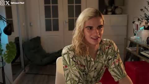 Snapshot of imkawaiiboi chatting on November 11, 2025, 7:47 pm sasha hethey online show from November 11, 2025, 7:47 pm