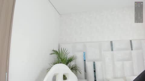 Krystall online show from October 27, 2025, 8:46 pm