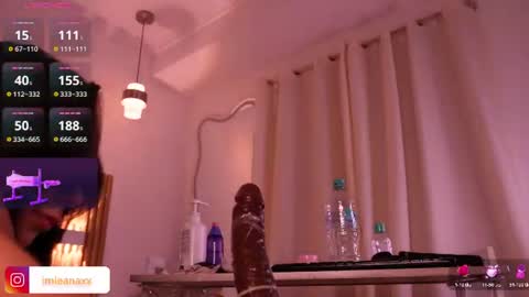 Leana online show from July 28, 2026, 11:37 pm