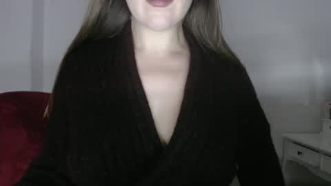 Snapshot of immouss chatting on December 15, 2024, 10:15 pm Pola online show from December 15, 2024, 10:15 pm