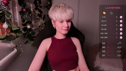 Mia online show from December 10, 2024, 8:16 pm