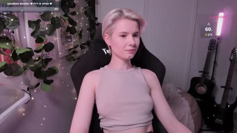 Mia online show from February 4, 2025, 1:06 pm