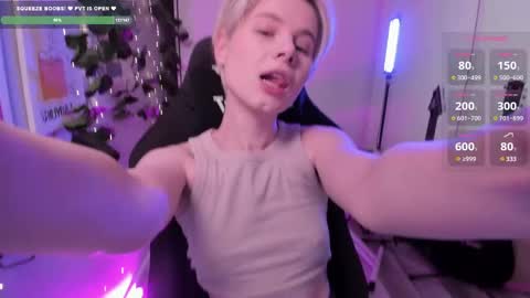 Mia online show from February 19, 2025, 12:55 pm