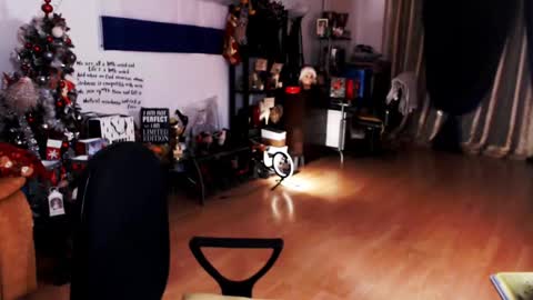 Empress online show from December 14, 2024, 1:50 am