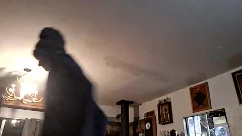 Snapshot of imstuckheretoo chatting on April 14, 2026, 7:47 am Imstuckhere online show from April 14, 2026, 7:47 am