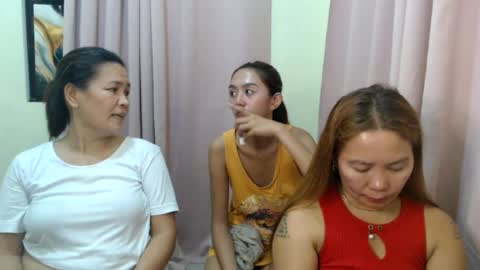 Snapshot of imsweetie_rose chatting on July 23, 2026, 8:23 am imsweetie_rose online show from July 23, 2026, 8:23 am