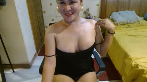 Snapshot of imyourfantasy10 chatting on February 1, 2026, 12:09 am charmel online show from February 1, 2026, 12:09 am