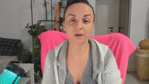 Snapshot of inakush chatting on December 23, 2024, 10:33 pm Ina Kush online show from December 23, 2024, 10:33 pm