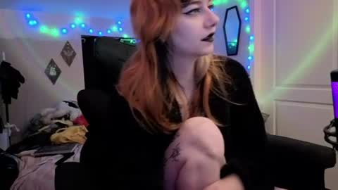 Inarafoxx online show from July 8, 2026, 1:32 am