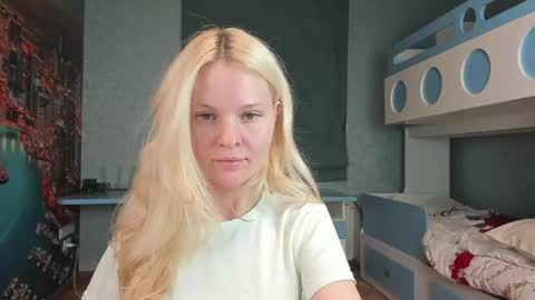 Snapshot of incredible__shell_ chatting on April 28, 2026, 7:41 pm Masha online show from April 28, 2026, 7:41 pm