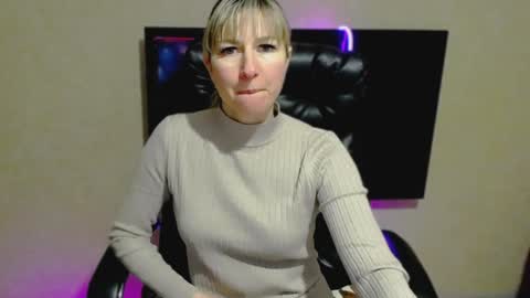 incredible_ariela online show from December 2, 2024, 11:45 am