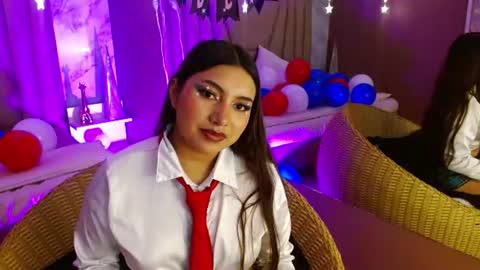 incredible_foxxy online show from July 5, 2026, 3:56 am