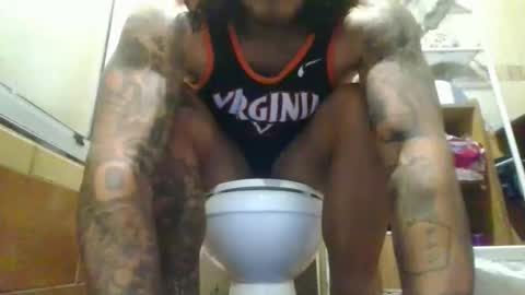 Snapshot of incubusboy30 chatting on December 19, 2025, 2:46 pm dante online show from December 19, 2025, 2:46 pm