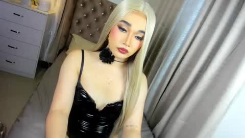 Snapshot of indestructabletrixie chatting on December 27, 2024, 3:15 pm indestructabletrixie online show from December 27, 2024, 3:15 pm