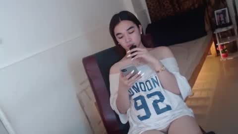 indestructabletrixie online show from March 10, 2026, 11:32 pm