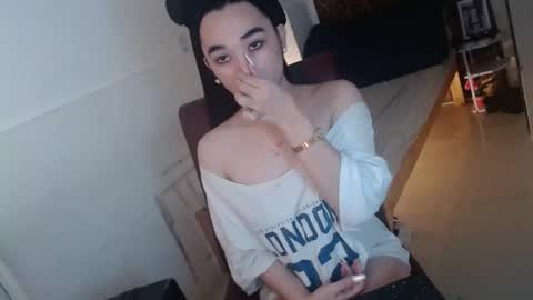 indestructabletrixie online show from March 22, 2026, 7:01 am