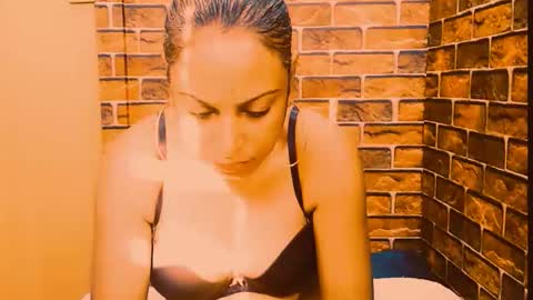 indian_spice_girl online show from June 5, 2026, 7:36 am