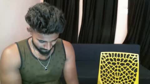 indian slim boy with big for u online show from April 19, 2026, 4:34 am