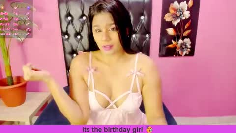 PARADISEQUEEN online show from July 22, 2026, 8:06 am
