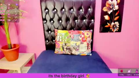 PARADISEQUEEN online show from July 27, 2026, 7:15 am