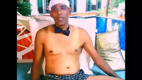 Theo online show from April 22, 2026, 7:04 pm