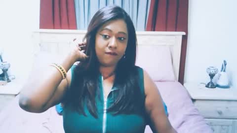 Amy online show from October 28, 2025, 8:55 pm