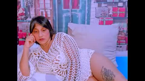 indianroxy27 online show from December 2, 2025, 7:31 pm