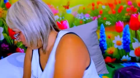 indianroxy27 online show from June 26, 2026, 1:21 am
