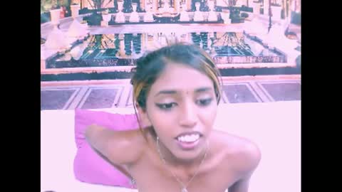 indiansexyslender4u2luv online show from January 10, 2025, 12:15 pm