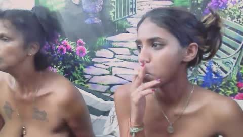 indiansexyslender4u2luv online show from January 23, 2025, 12:41 pm