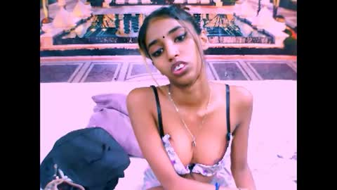 indiansexyslender4u2luv online show from February 12, 2025, 12:44 pm