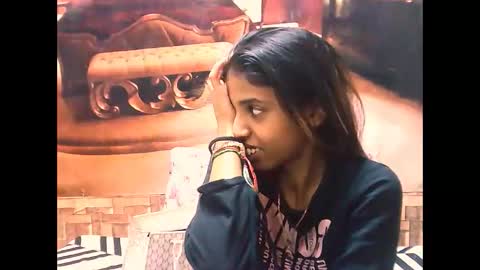 indiansexyslender4u2luv online show from September 15, 2025, 5:18 am