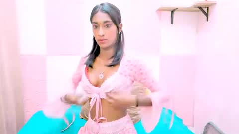 indiansunglaze694u online show from March 26, 2026, 5:40 pm