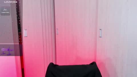 Snapshot of indie_78 chatting on March 2, 2025, 10:05 pm Hey Im Indie follow me on my instagram online show from March 2, 2025, 10:05 pm