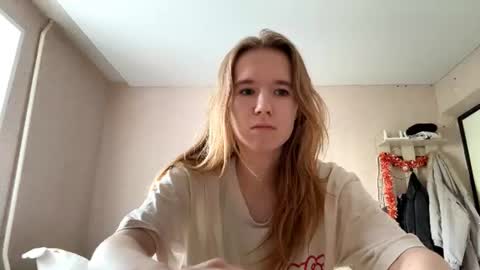 Snapshot of inespacheco chatting on July 2, 2026, 1:17 pm Sofia online show from July 2, 2026, 1:17 pm