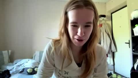 Snapshot of inespacheco chatting on July 5, 2026, 12:01 pm Sofia online show from July 5, 2026, 12:01 pm