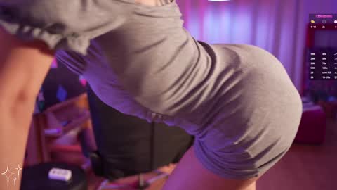 Snapshot of informal_ chatting on February 7, 2025, 12:31 am MAL --- online show from February 7, 2025, 12:31 am