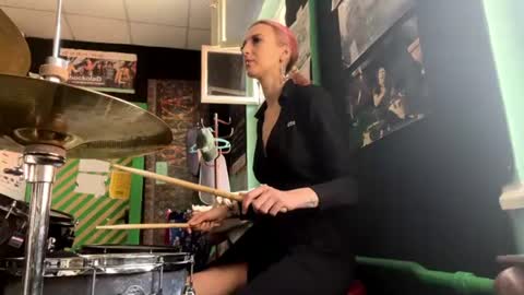 Snapshot of ingridmayer chatting on July 22, 2026, 1:25 pm ingridmayer online show from July 22, 2026, 1:25 pm