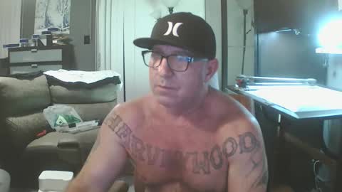 Snapshot of inittogetitin chatting on December 4, 2025, 12:03 pm inittogetitin online show from December 4, 2025, 12:03 pm