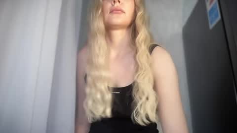 Snapshot of iniva05 chatting on April 11, 2026, 2:43 pm iniva05 online show from April 11, 2026, 2:43 pm