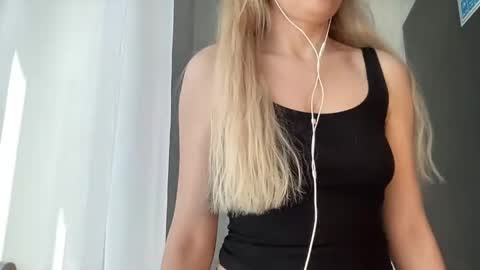 Snapshot of iniva05 chatting on April 14, 2026, 10:32 am iniva05 online show from April 14, 2026, 10:32 am