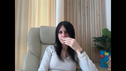 Snapshot of injaathome chatting on May 4, 2026, 6:09 am InjaAtHome online show from May 4, 2026, 6:09 am