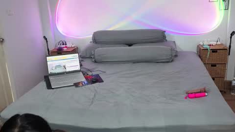 inkymiki online show from November 5, 2025, 4:12 am