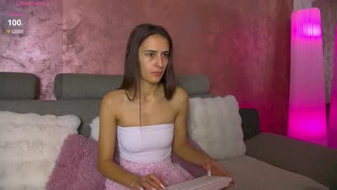 Snapshot of innes_taylor chatting on November 3, 2025, 8:15 am InnesTaylor online show from November 3, 2025, 8:15 am