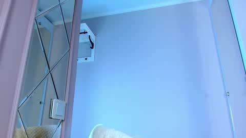 Lina online show from February 17, 2025, 5:21 pm